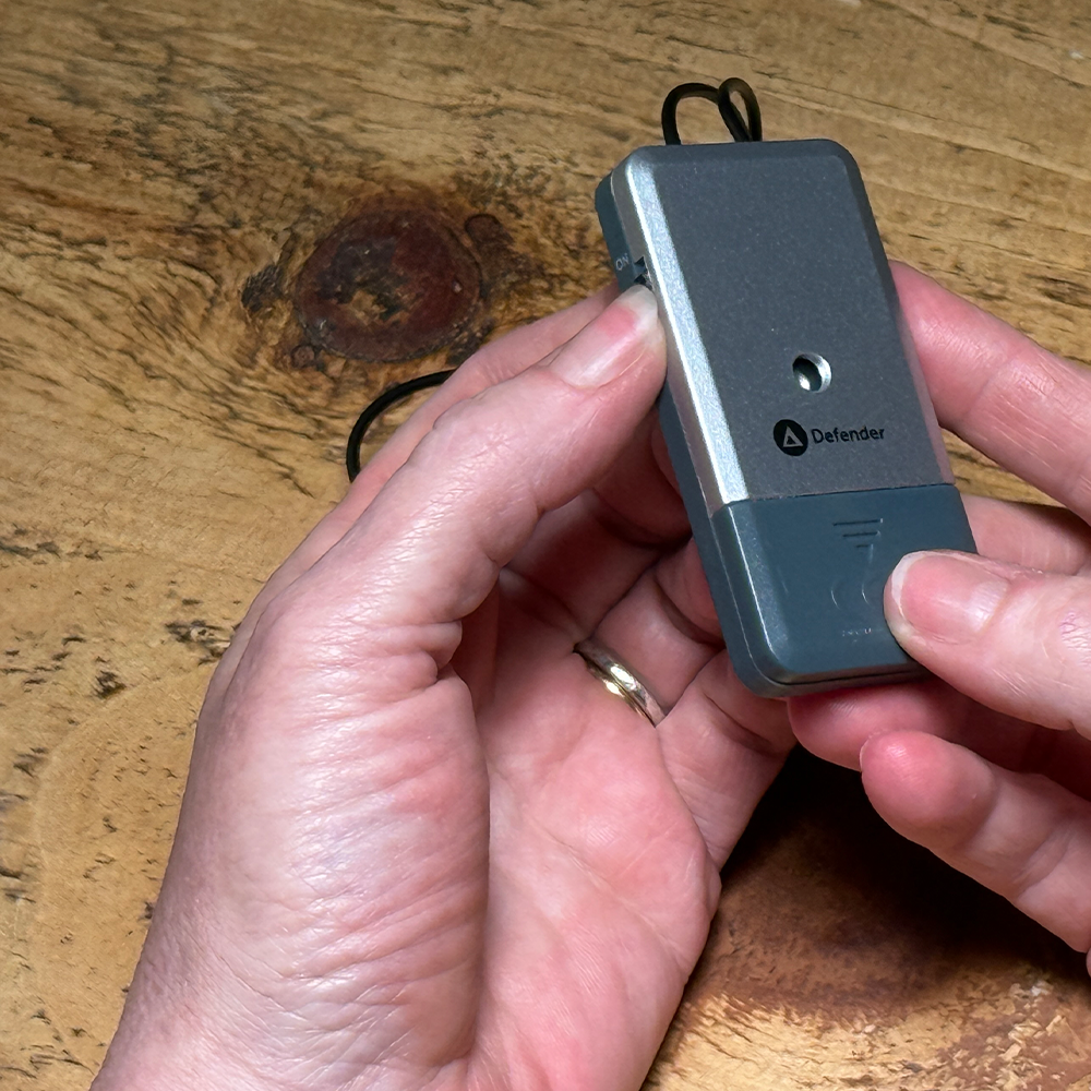 door handle alarm detect unwanted visitors intruder burglar siren