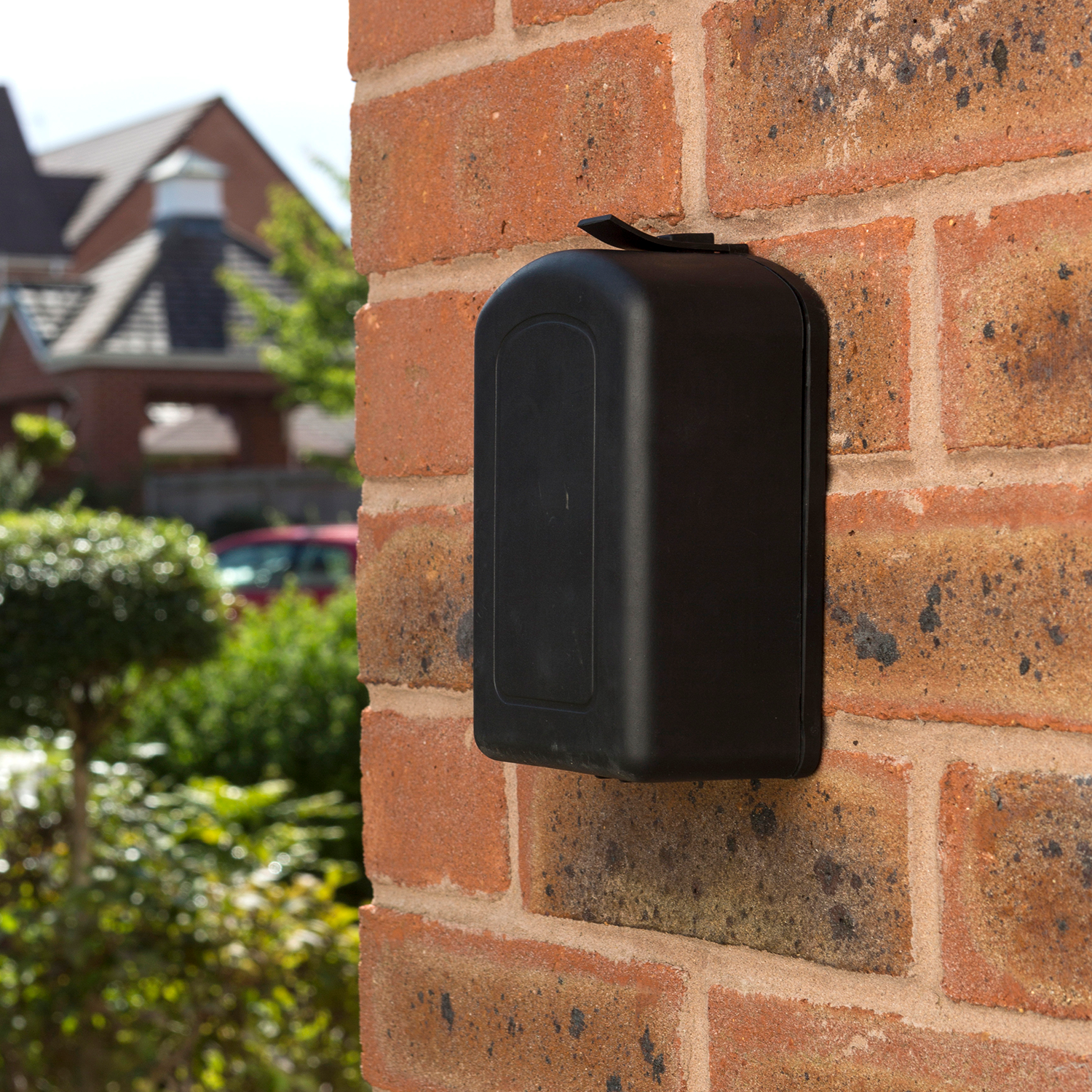 The burton Keyguard XL is a high-security key safe that meets Police Recognised Standards (Secured by Design) for both external and internal use