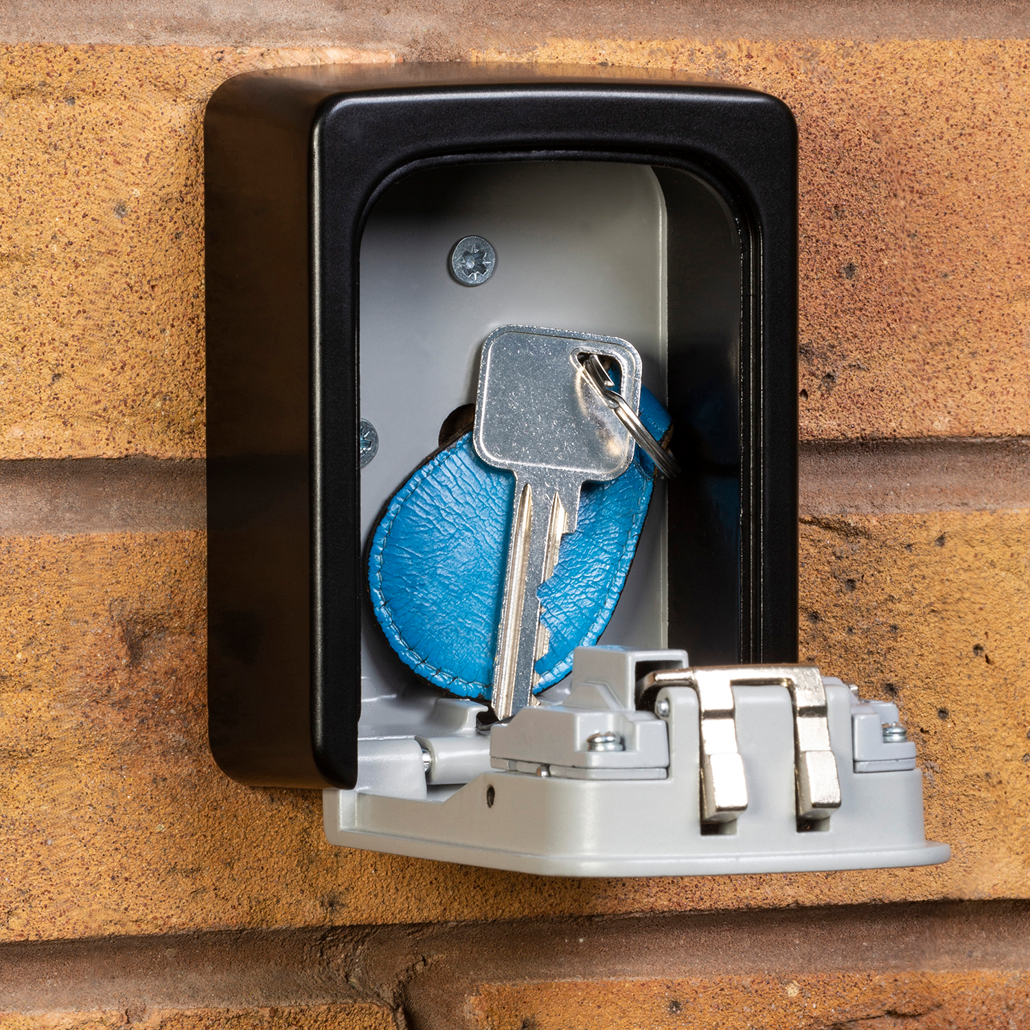 Defender combination key safe compact device holds up to 5 keys