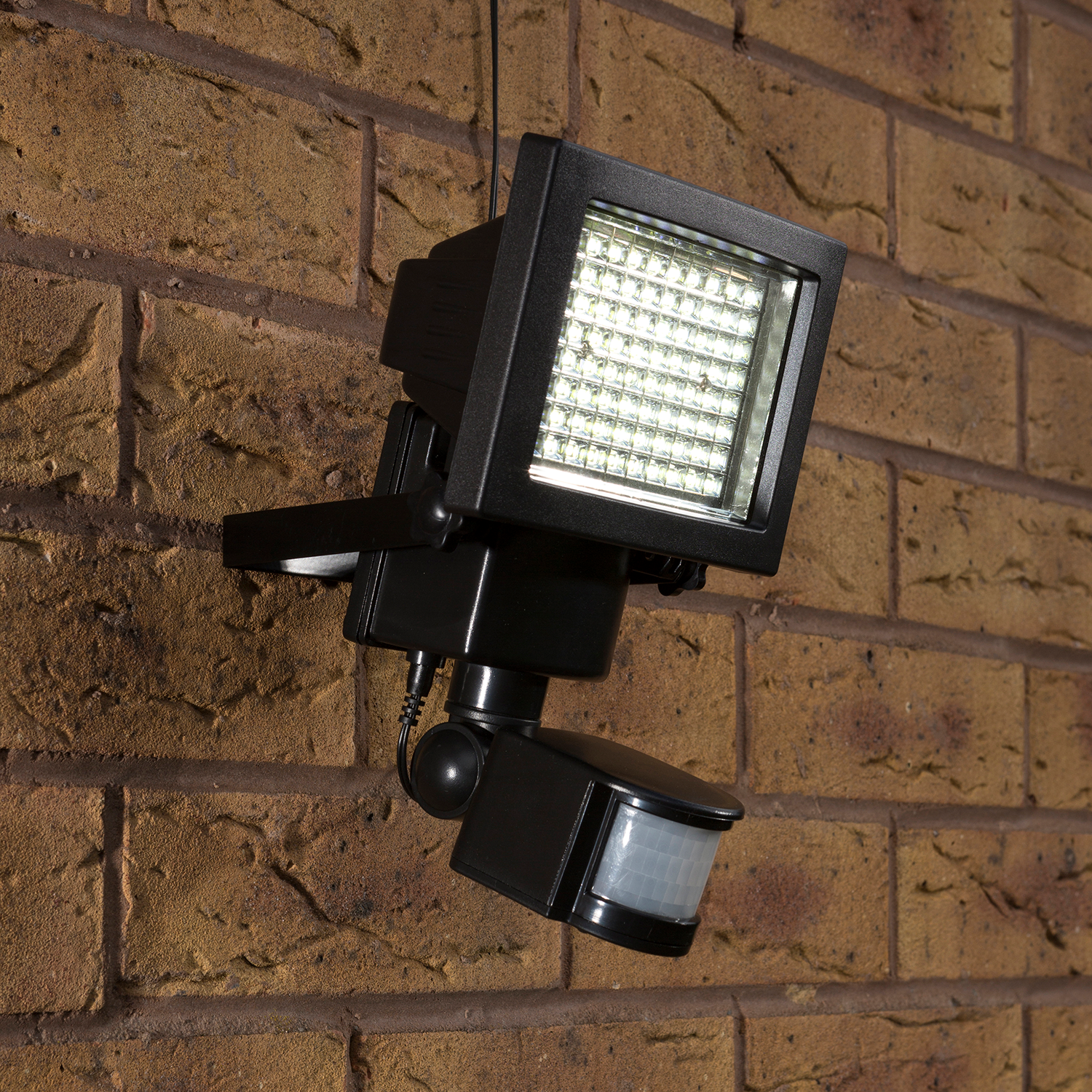 Defender max II solar security light pir motion sensor wireless waterproof security lighting