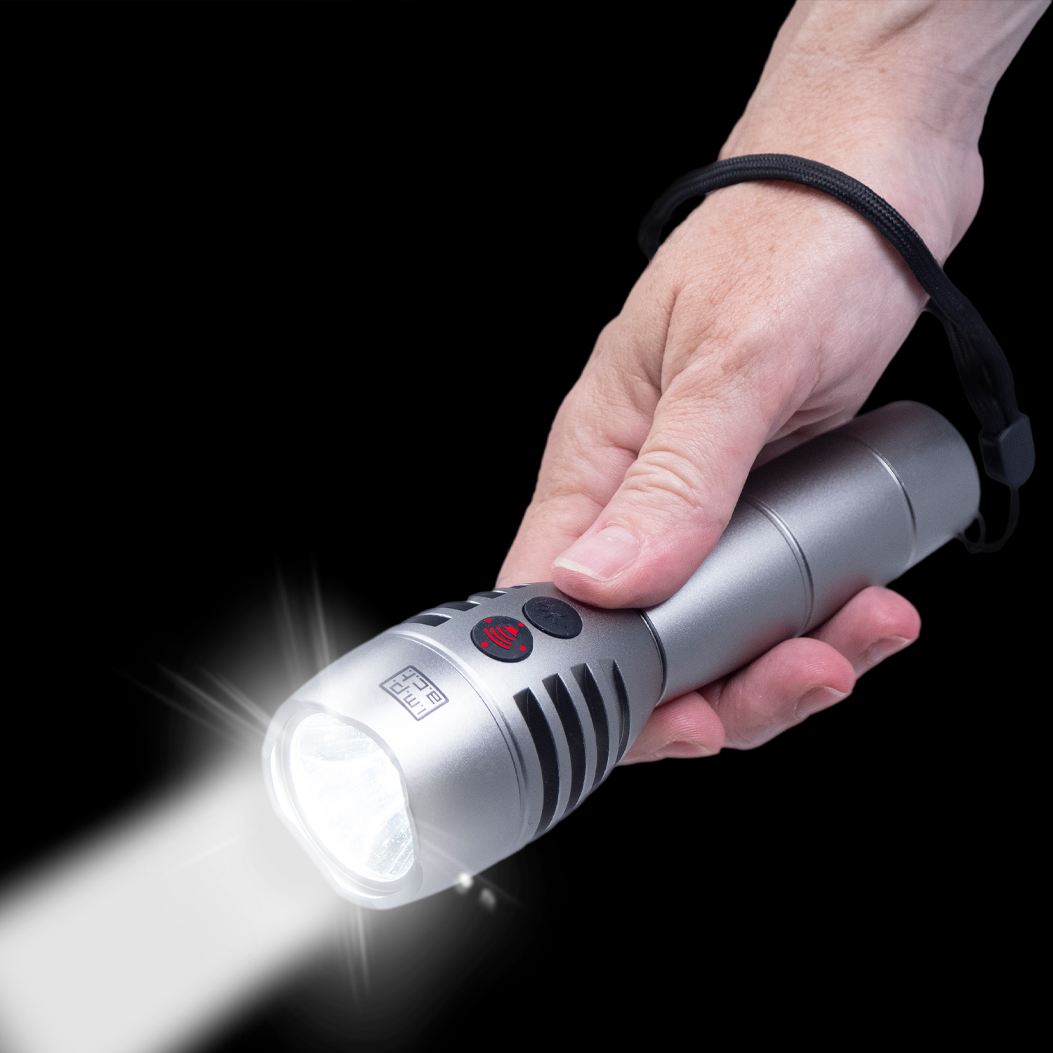 Pulsating 130dB siren, 300 lumens white light LED